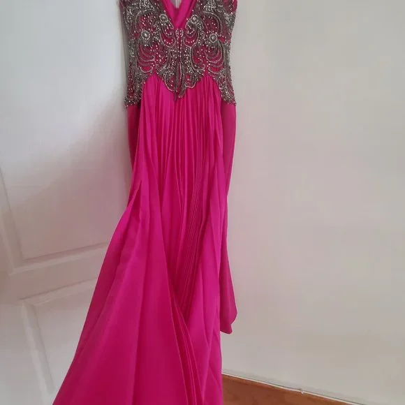 FUNDA ALLURE Embroidered Trumpet Dress with trainline